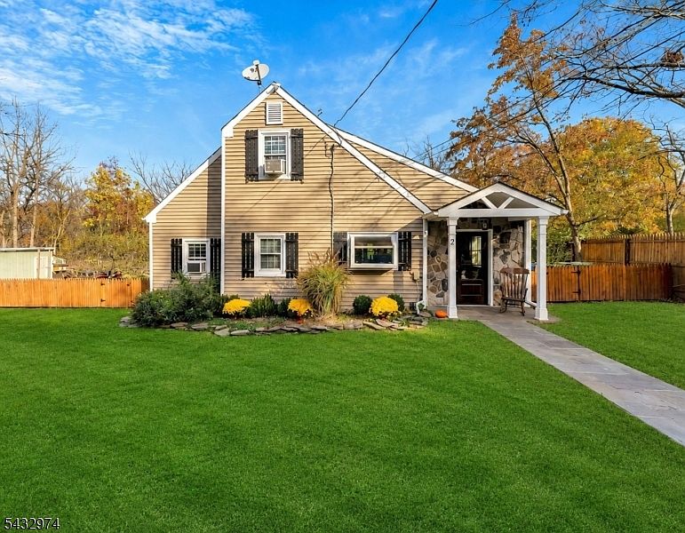1st image of 2 Sloan Ln