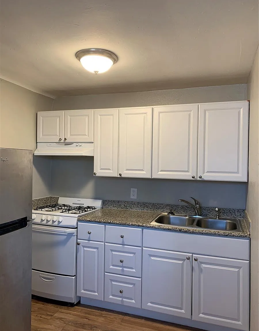 1 bed, 1.0 bath, 1000 sqft, $1,325 — Photo 3
