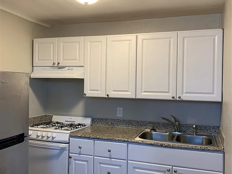 1400 S Clermont St #7 — Photo 3