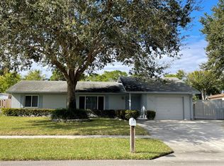 120 Martin Cir, Royal Palm Beach, FL 33411