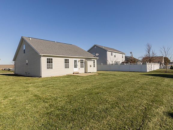 4th image of 632 Moorland Cir