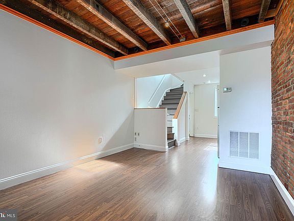 3rd image of 1026 Patapsco St
