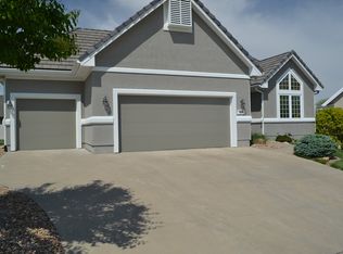 6840 SW Cottonwood Cir, Topeka, KS 66614