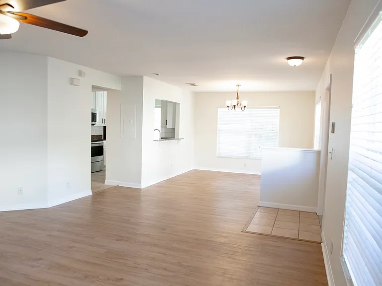 9426 Charlesberg Dr — Photo 12