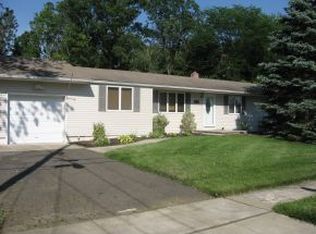 9 Carol Ln, Howell, NJ 07731