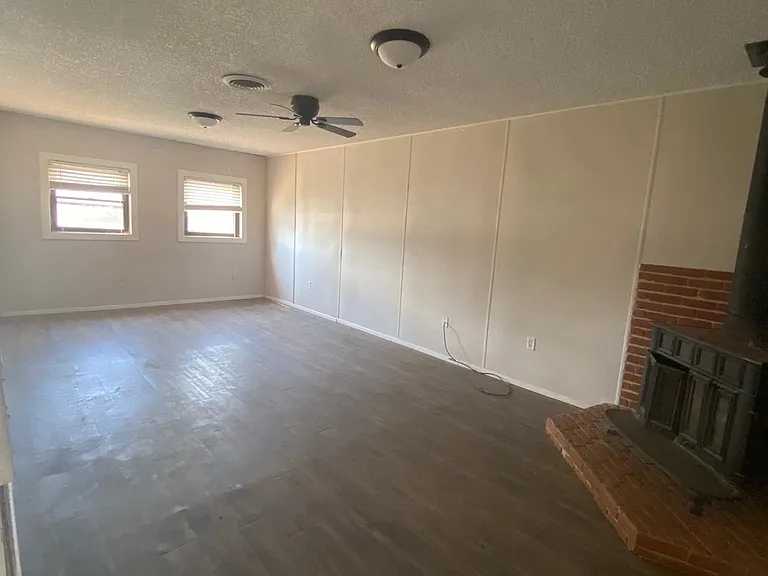 407 Terrace Cir — Photo 12