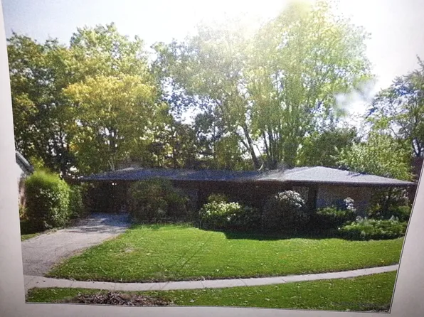 712 Fairway Ln, Jefferson, WI 53549