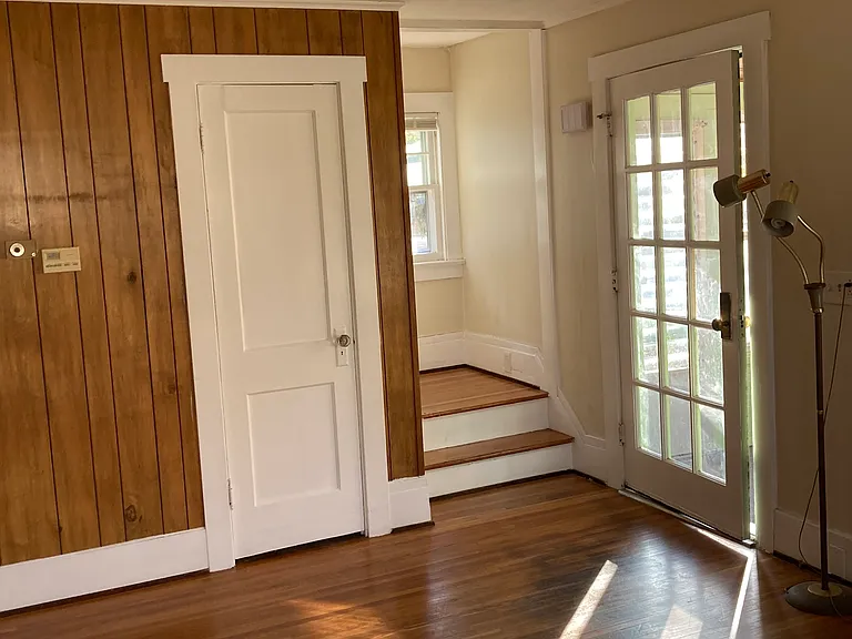 128 Bonesteel St — Photo 4