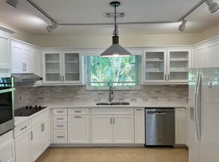 1215 Sandoway Ln, Delray Beach, FL 33483