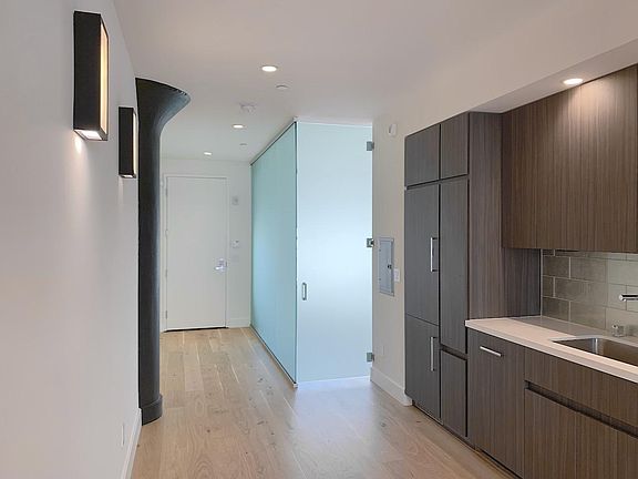 4th image of 1875 Mission St APT 405