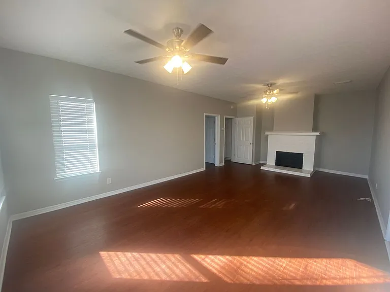 388 Massalina Dr — Photo 5