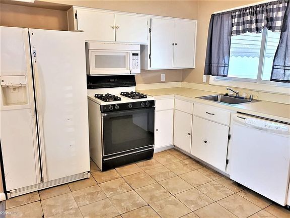 5th image of 1720 Ackley Ave