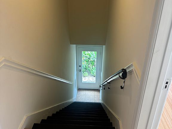 5th image of 419 N Doheny Dr APT B