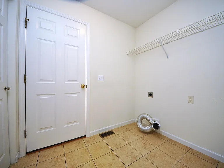 131 Choctaw Dr — Photo 15