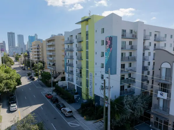 Vista del Rio Apartments