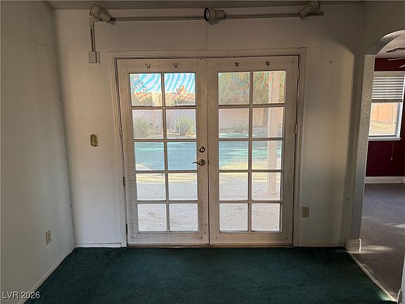 5th image of 4410 La Reina Cir