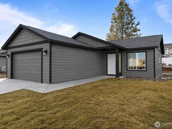 211 Poplar Street NE, Royal City, WA 99357