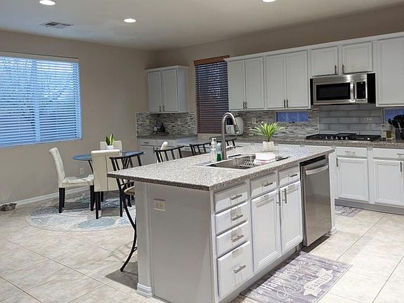5th image of 898 Armandito Dr