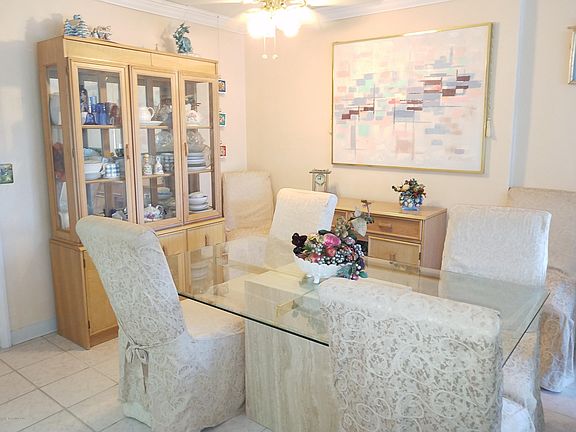 5th image of 223 Columbia Dr APT 209