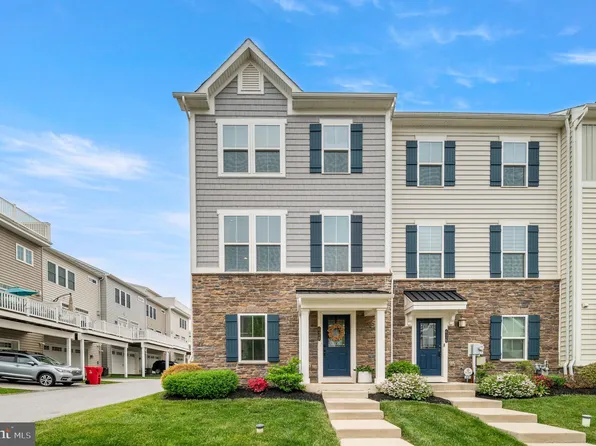 628 Cliff Ln, Malvern, PA 19355