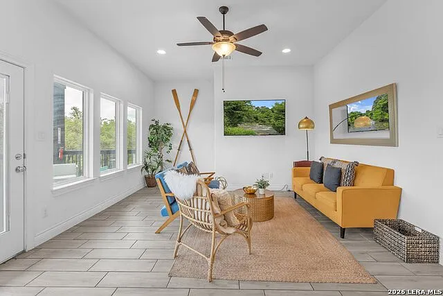 2488 Waterfront Park Dr — Photo 10