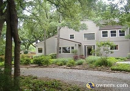 3rd image of 2801 N Park Dr
