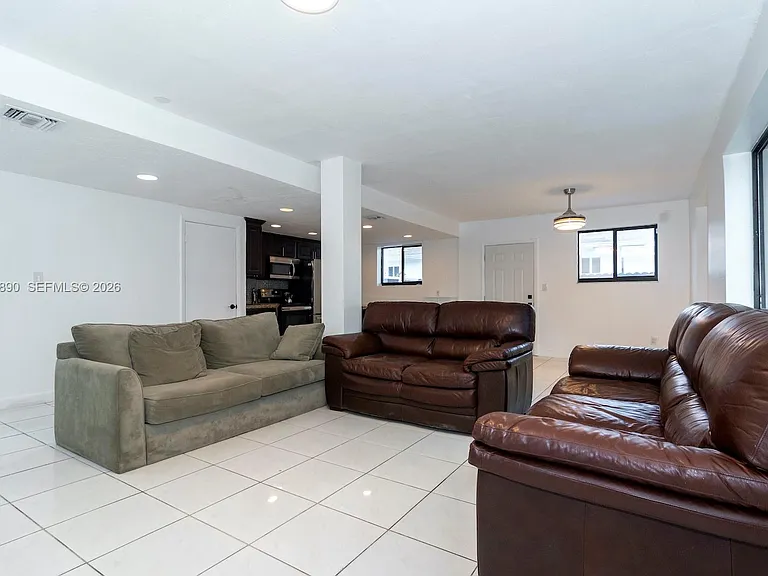 2729 SW 67th Ave — Photo 11