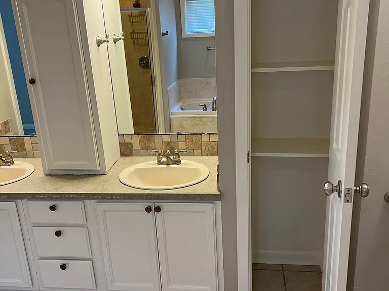 116 Biltmore St — Photo 9