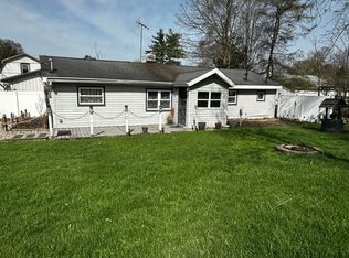 520 W Jessie Rd, Sanford, MI 48657