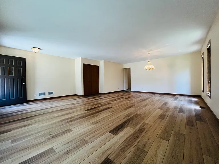 1483 Heather Ln — Photo 6