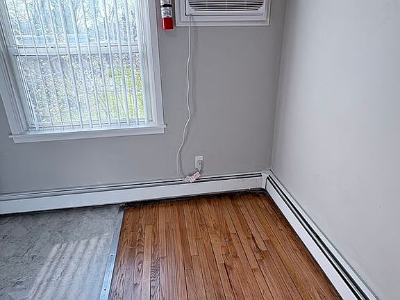 2nd image of 1015 W 35th Ave #W101