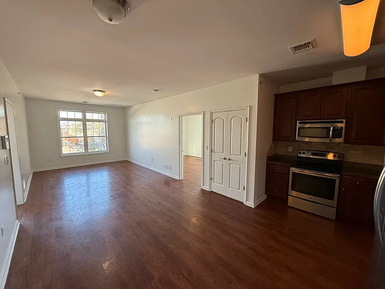 5609 Jefferson St #52E — Photo 7