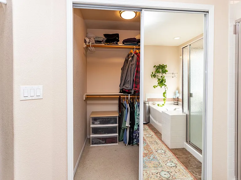 5712 Stable Ct — Photo 29