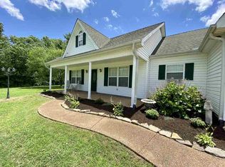 2420 Warren Rd, Oakland, TN 38060