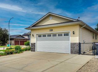 144 S Hillcrest Cpe, Strathmore, AB T1P 0A4