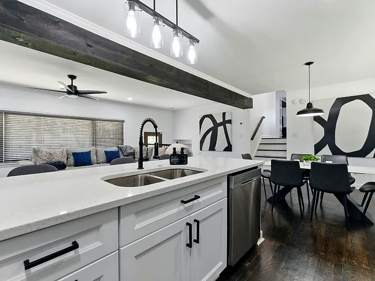 2820 Memorial Dr SE — Photo 30