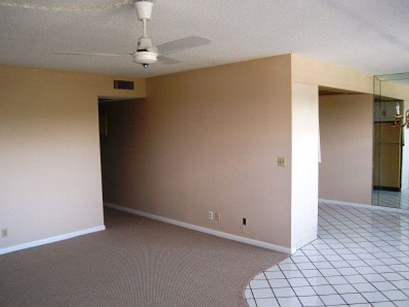 3rd image of 404 Richmond A