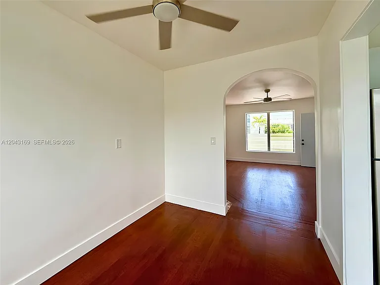 641 10th St #7 — Photo 9