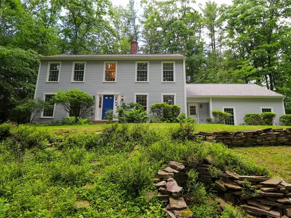 48 S Oakwood Dr, Painted Post, NY 14870