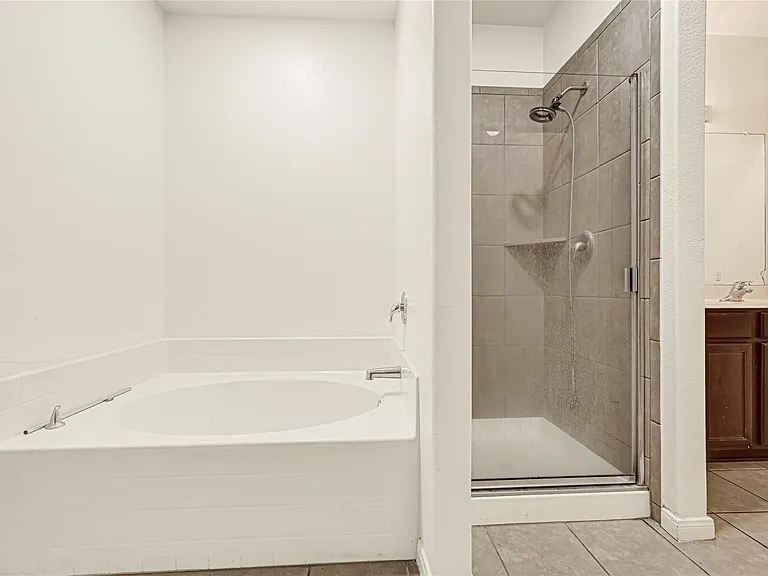 8843 Leclaire Meadow Dr — Photo 15