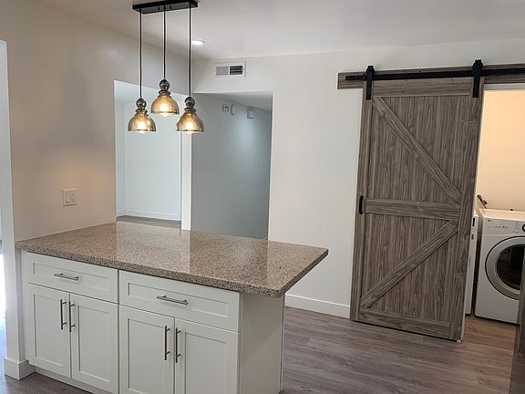 4th image of 1552 Regent St #2