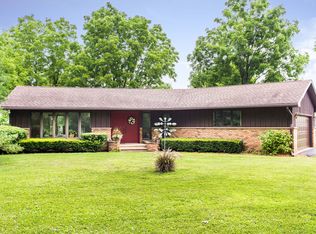 16045 Whipple Rd, Sycamore, IL 60178