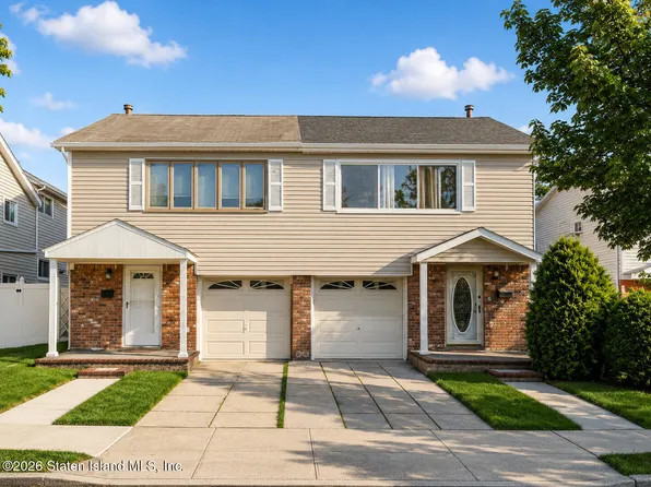 61 Middle Loop Rd, Staten Island, NY 10308