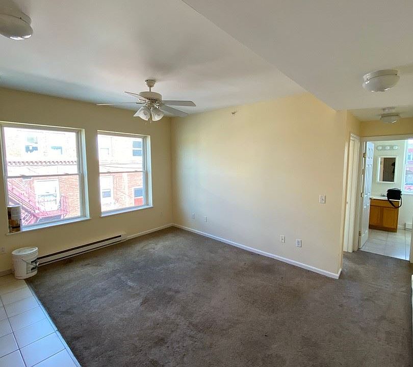 2nd image of 646 North St APT 8