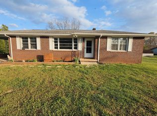 2130 Hampton Rd, Wellford, SC 29385