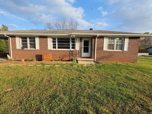 2130 Hampton Rd, Wellford, SC 29385