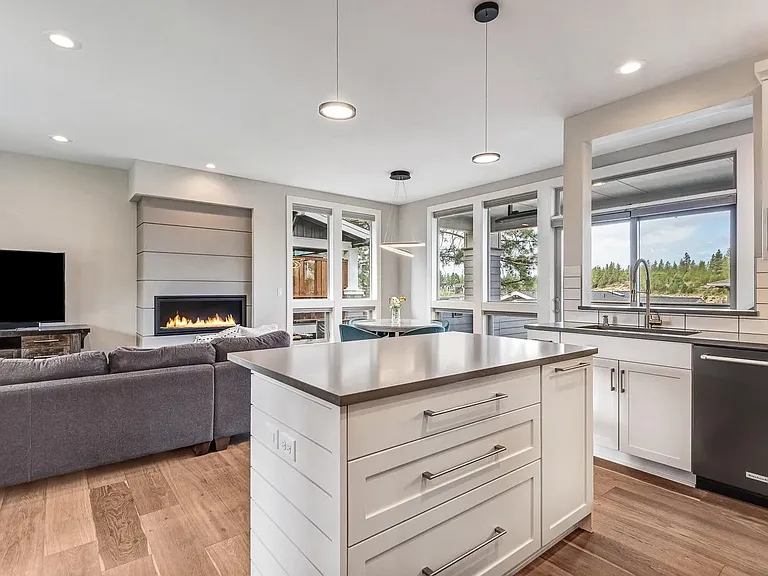 1315 NW Mount Washington Dr — Photo 4