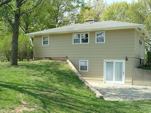 3rd image of 5615 NW 35th St