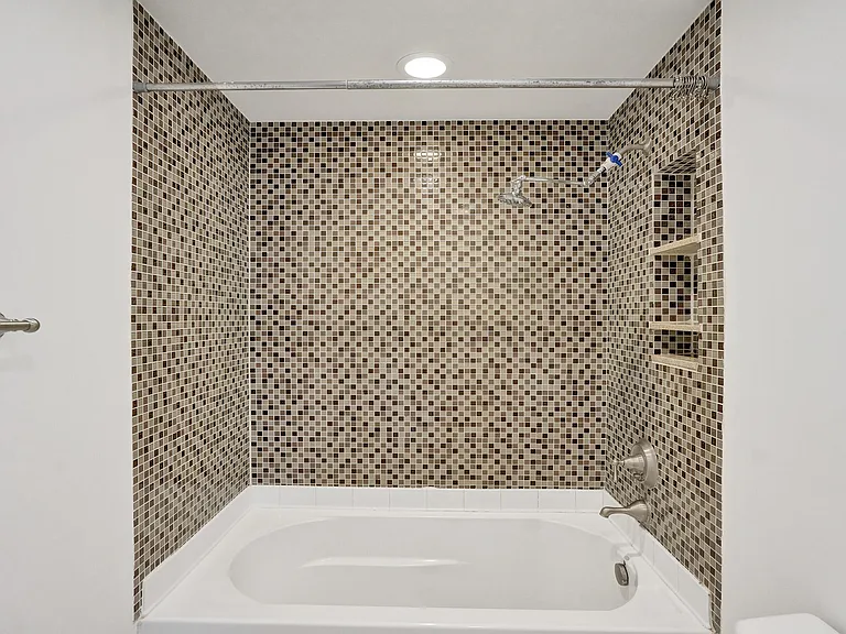 1330 NW 13th St #3 — Photo 37