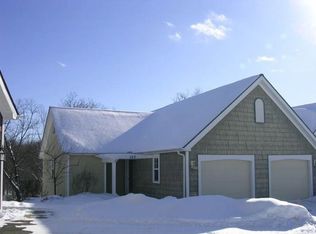 153 S Oakridge Cir #N218, Erie, PA 16509